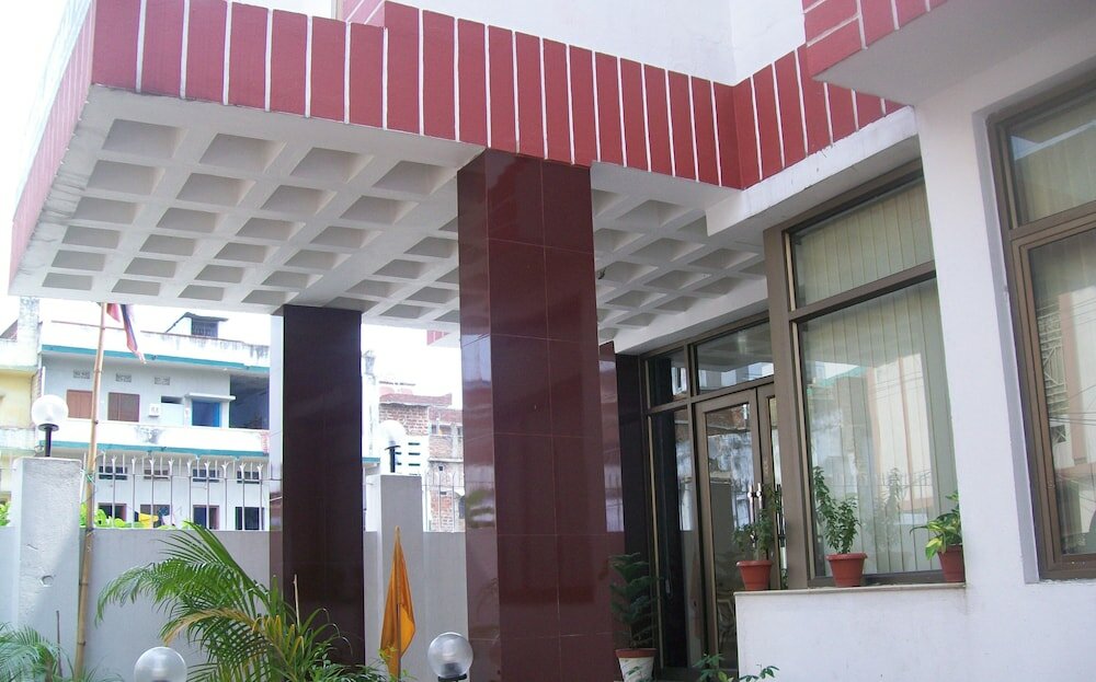 Фото Hotel Viraat Inn