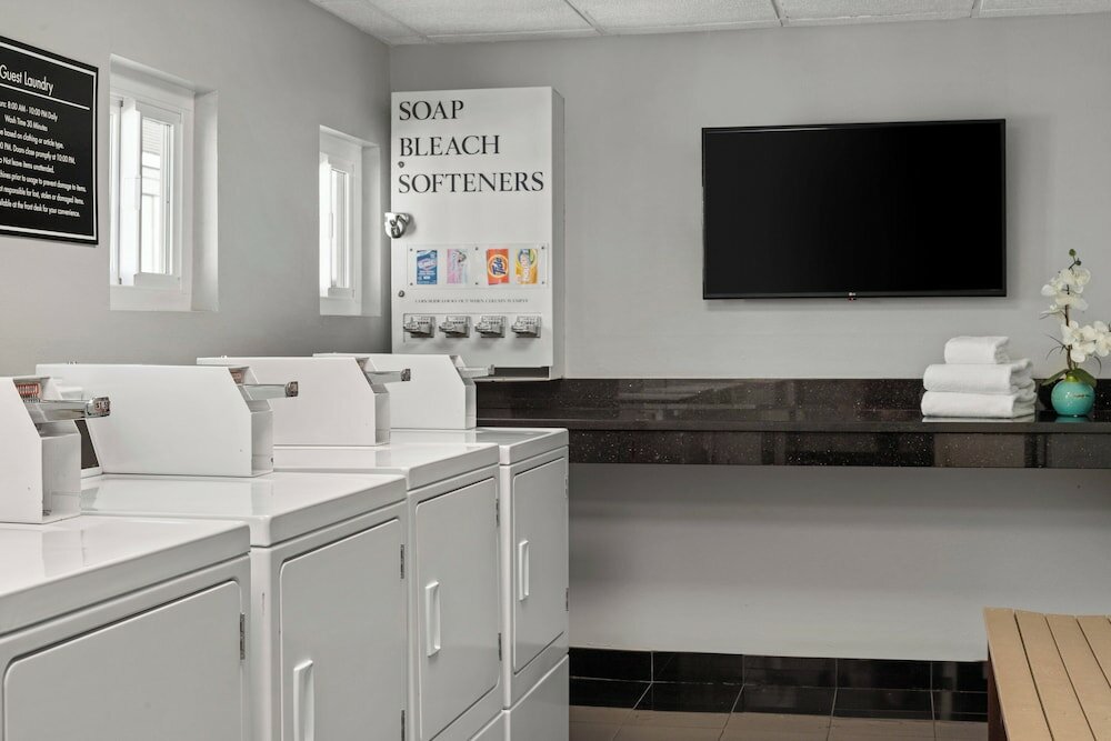 Фото Peacock Suites