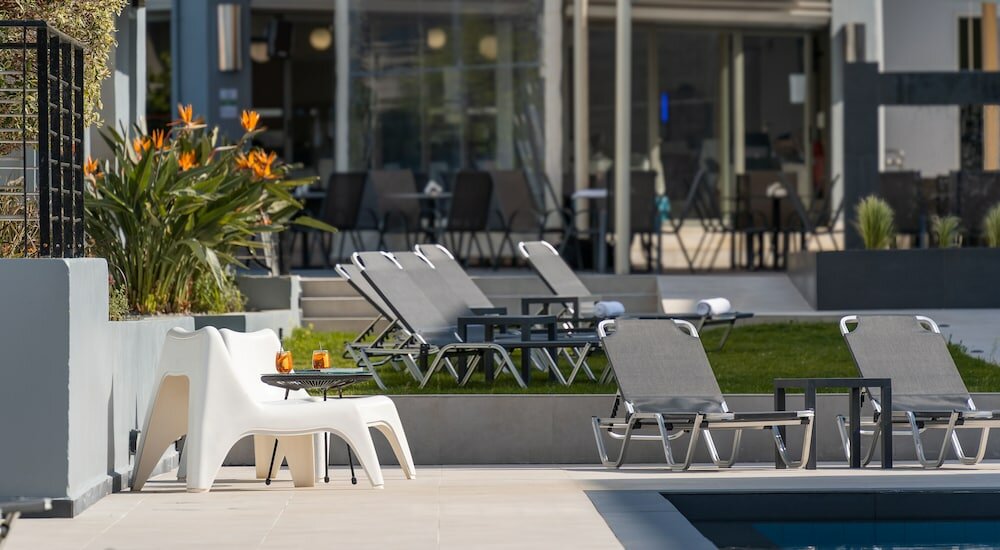 Фото Sunrise Village Hotel