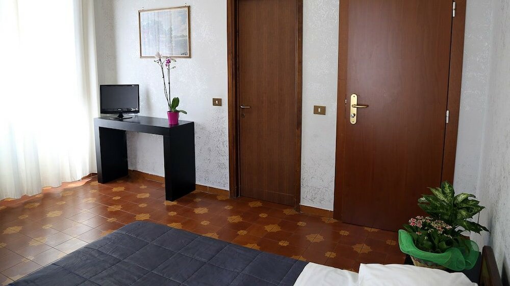 Фото Roma Room Hotel