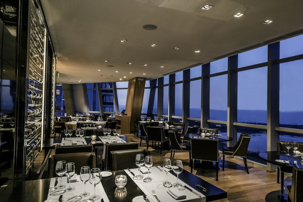 Фото Alvear Icon Hotel & Residences