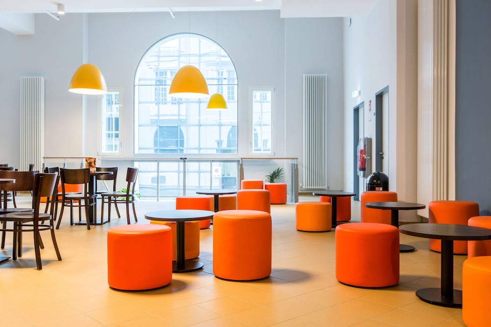 Фото A&o Salzburg Hauptbahnhof