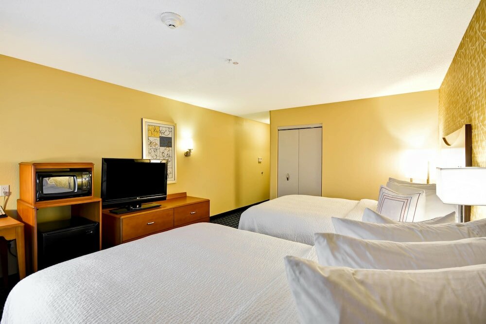 Фото Fairfield Inn & Suites by Marriott Tampa Fairgrounds/Casino