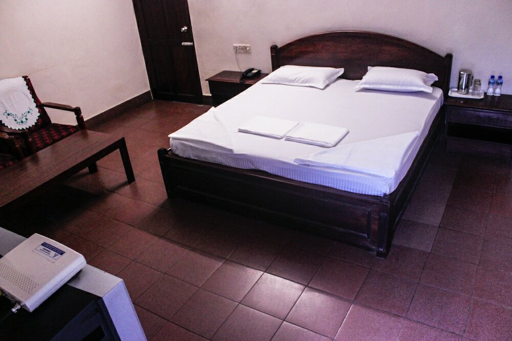 Фото Hotel Keerthi