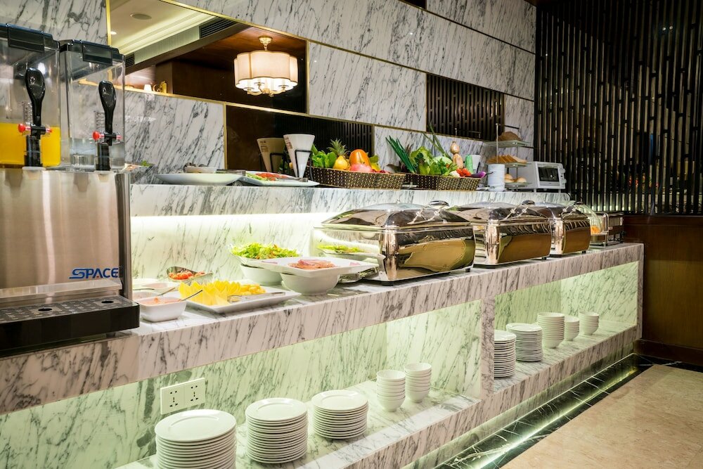 Фото Conifer Grand Hotel