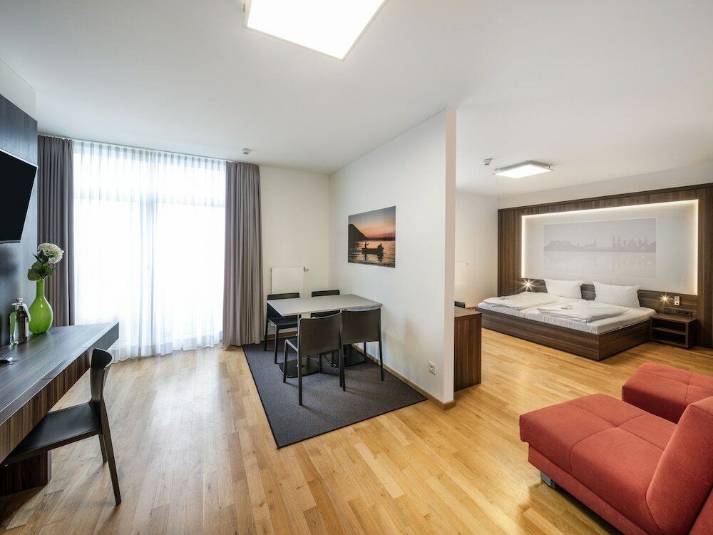 Фото Отель SevenDays BoardingHouse