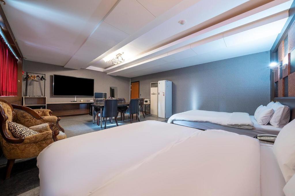 Фото Hotel No. 1