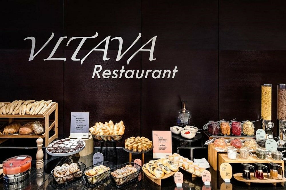 Фото Occidental Praha Five