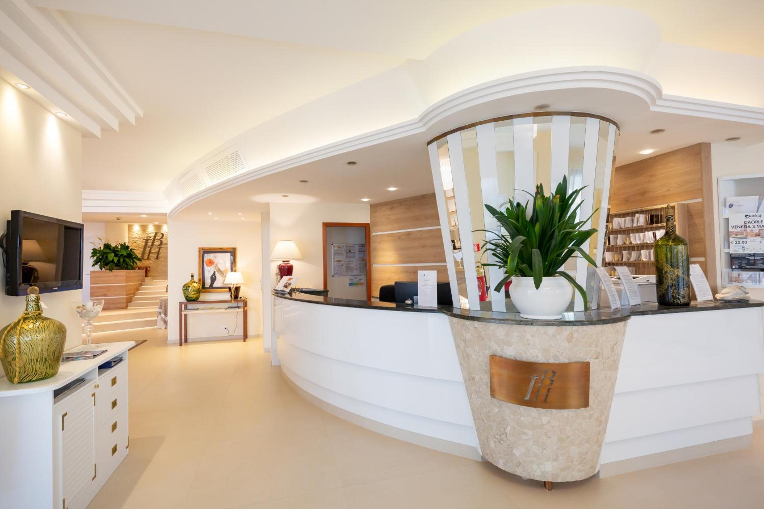 Фото Hotel International Beach