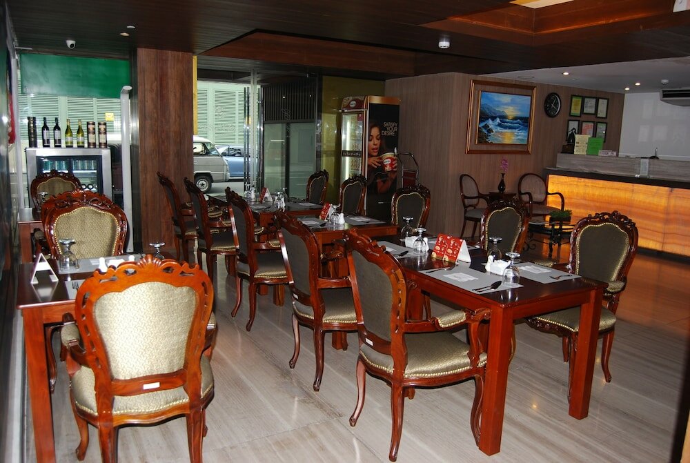 Фото The E-Hotel Makati