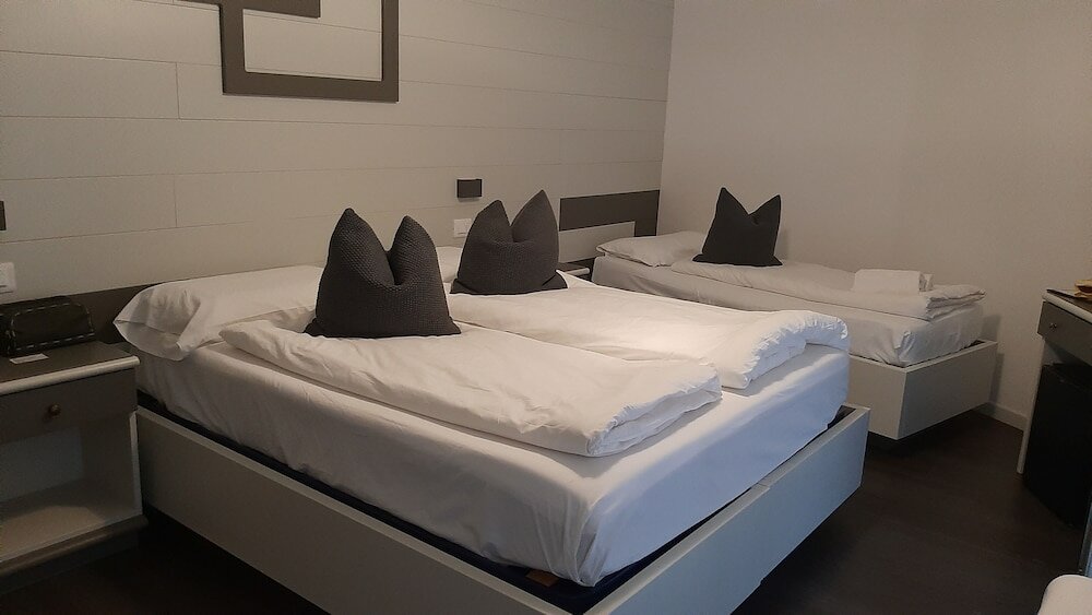 Фото Athos Hotel