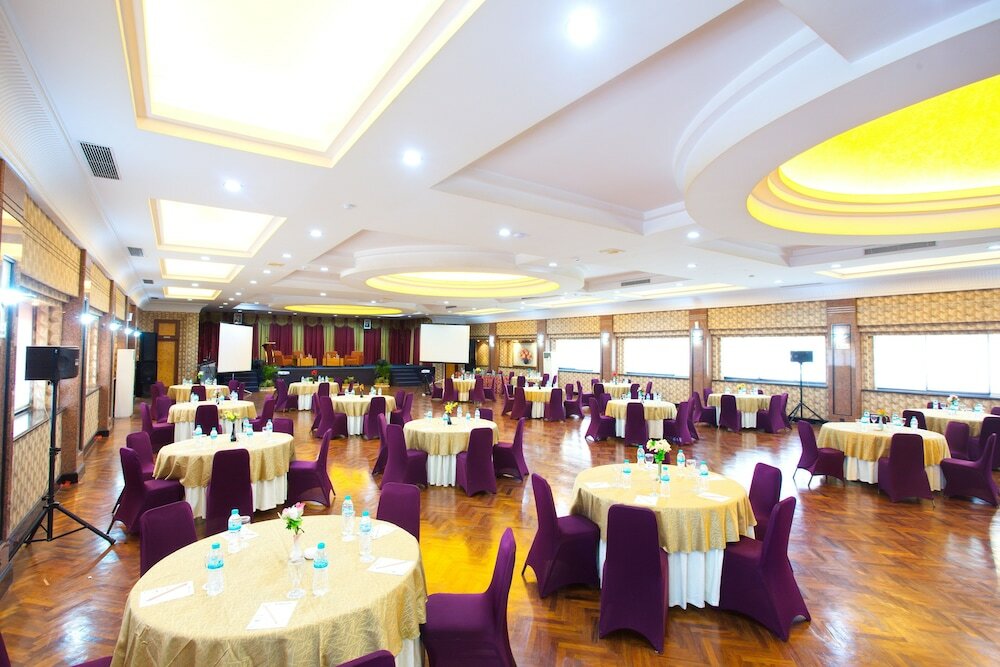 Фото Metro Park View Hotel Kota Lama Semarang