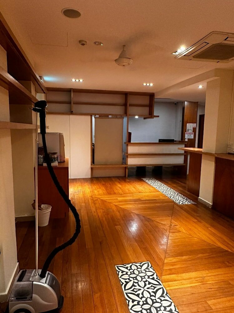 Фото Wink at Upper Cross Street