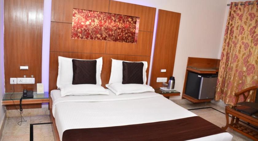 Фото Hotel Basera Brij Bhoomi