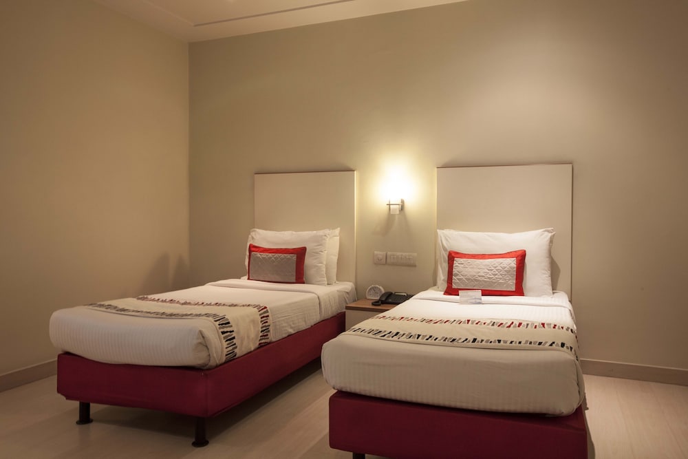 Фото Avalon Courtyard