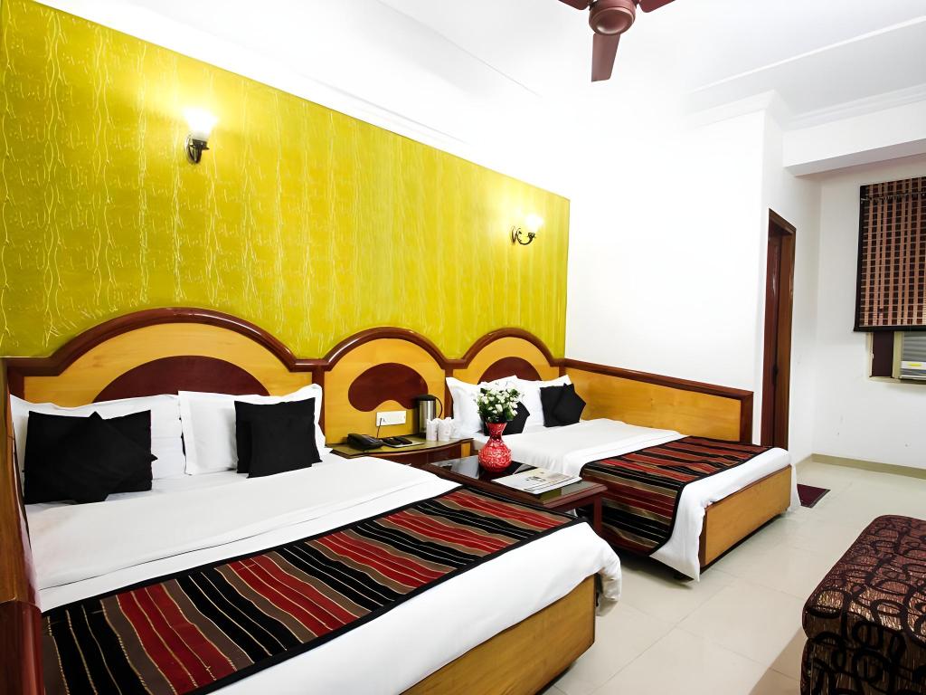 Фото Oyo 14710 Hotel Pallvi Palace
