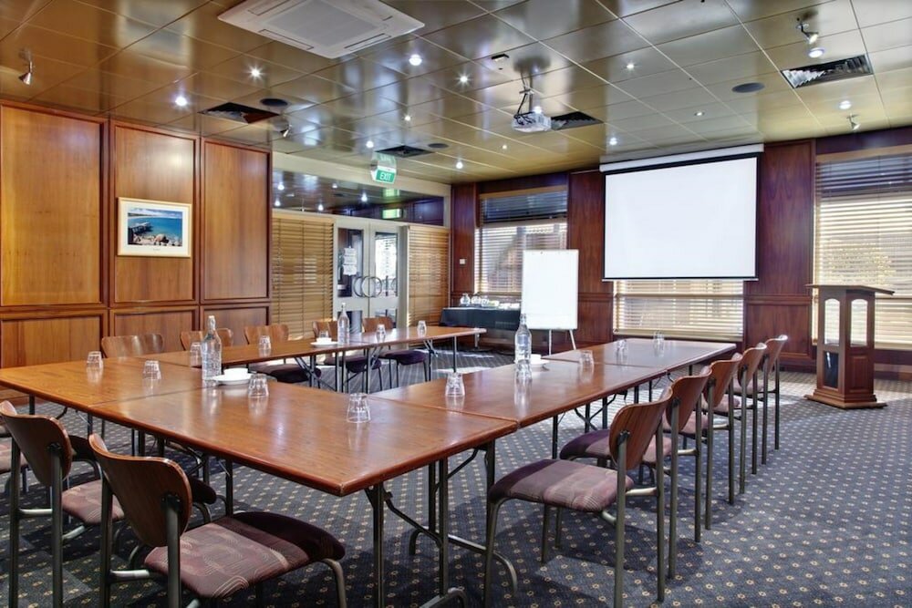 Фото Tonsley Hotel