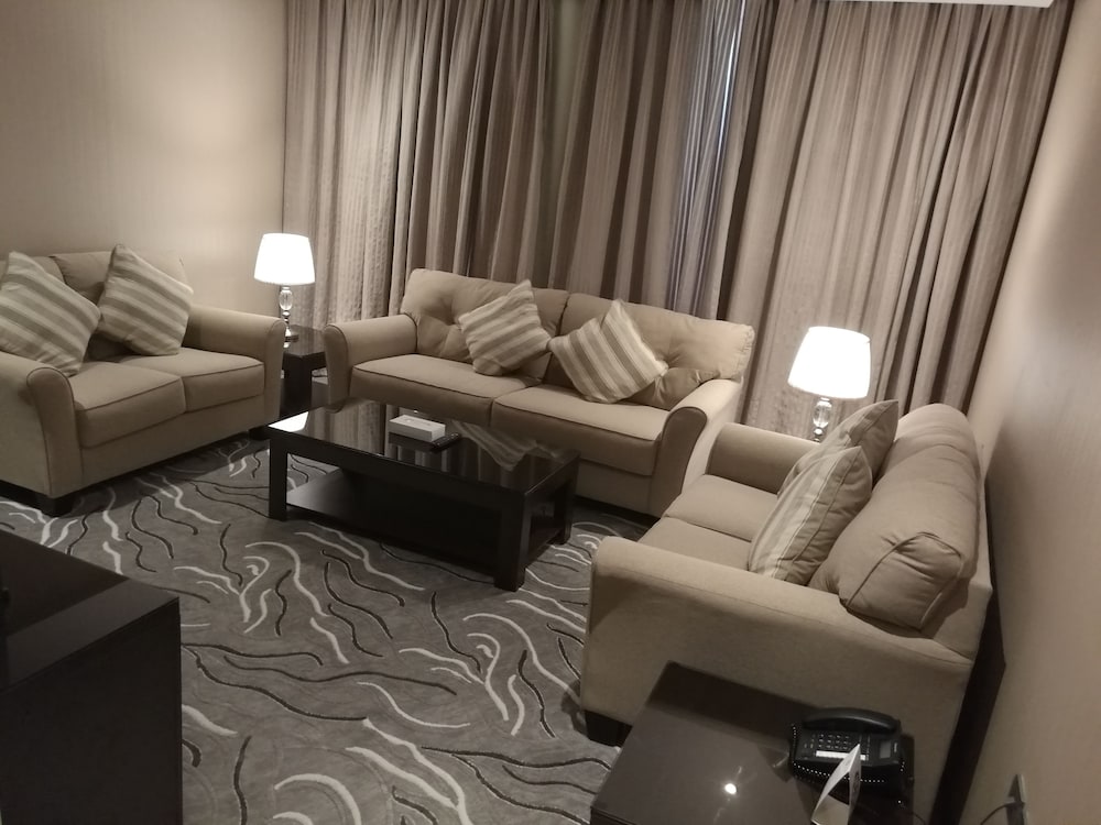 Фото Naviti Warwick Al Khobar