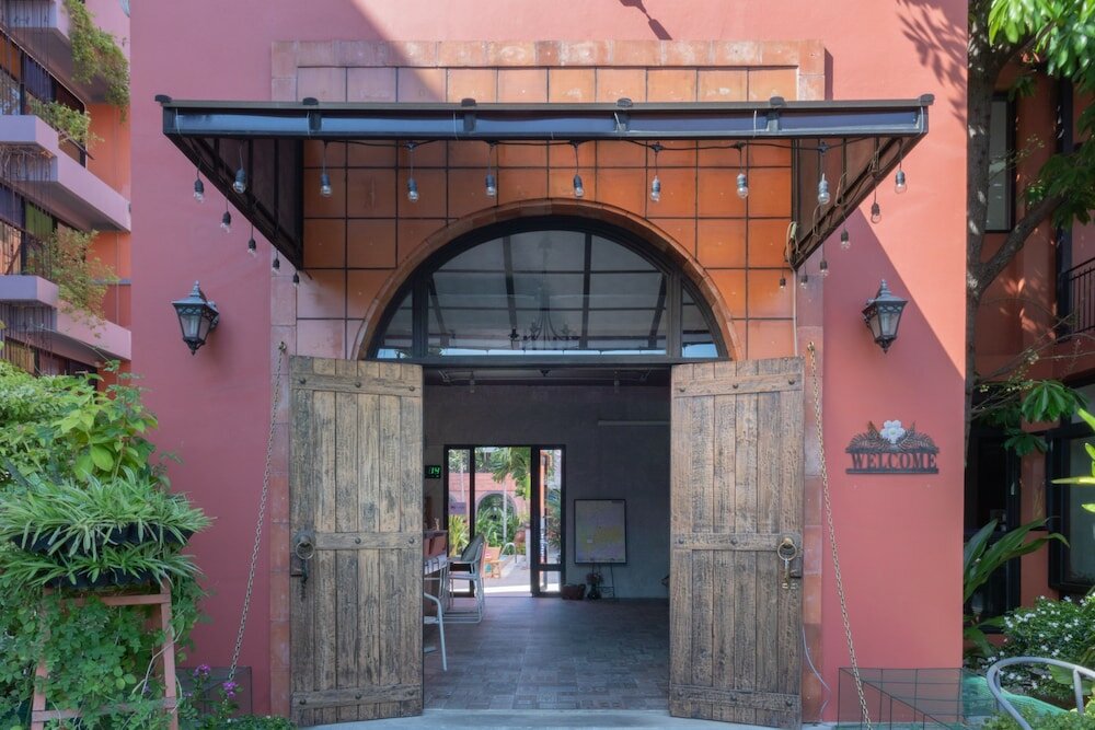 Фото Baansuanprannok Hotel