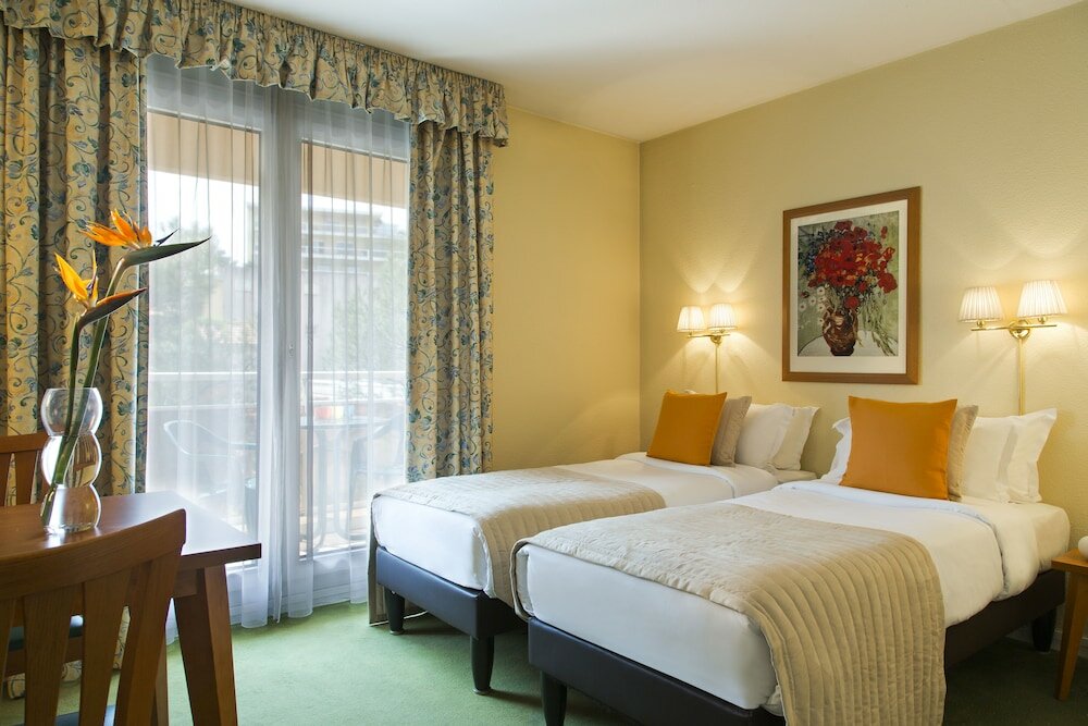 Фото Nice Promenade Residhome Aparthotel