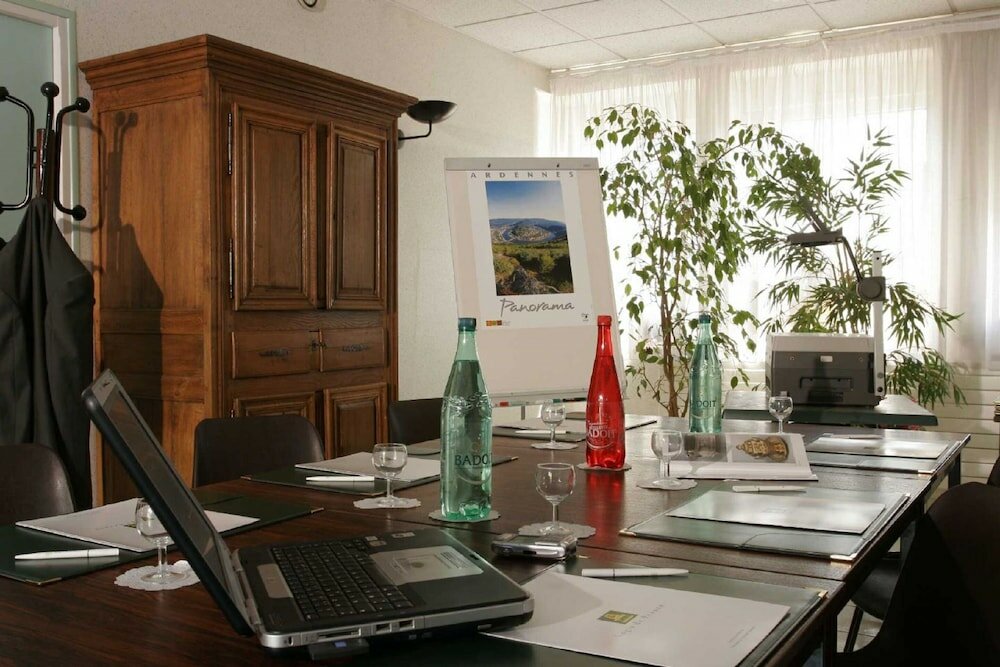 Фото Hotel Val Saint Hilaire