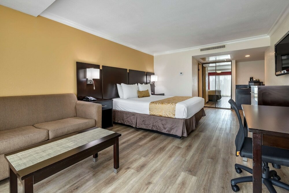 Фото Best Western Plus South Bay Hotel