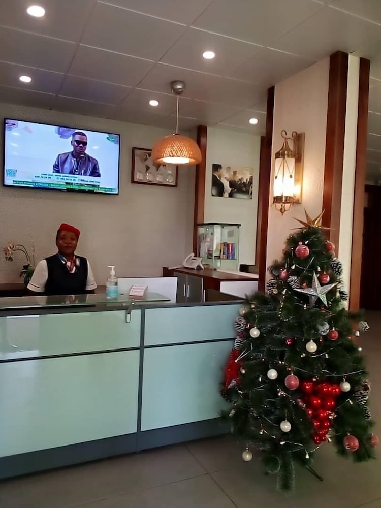 Фото Adamaoua Grand Hotel