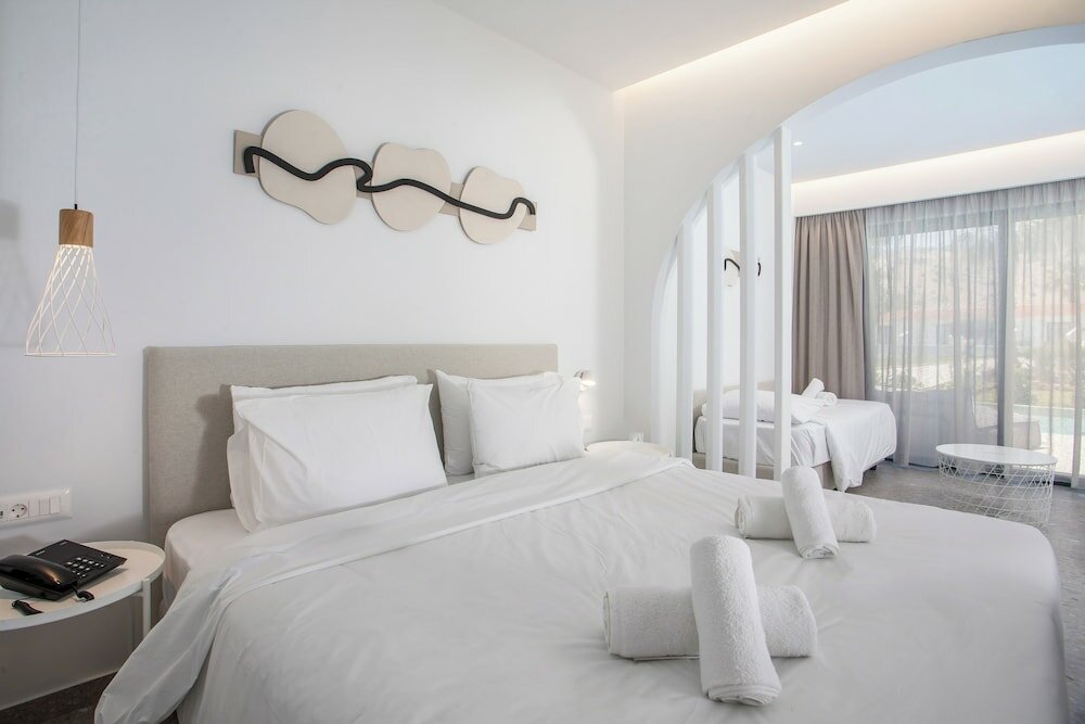 Фото Ellia Hotel