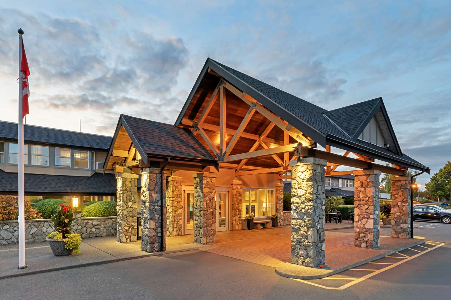 Фото Best Western Plus Emerald Isle Hotel