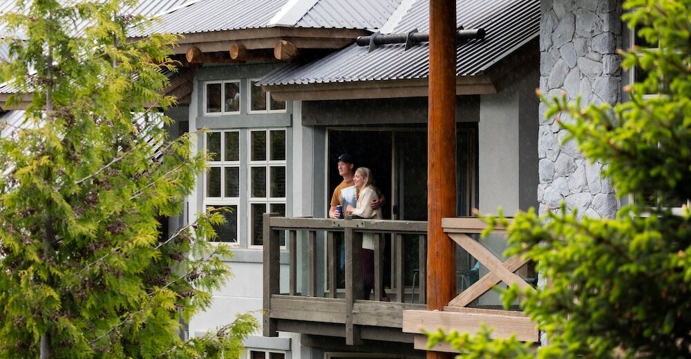 Фото Blackcomb Springs Suites by Clique