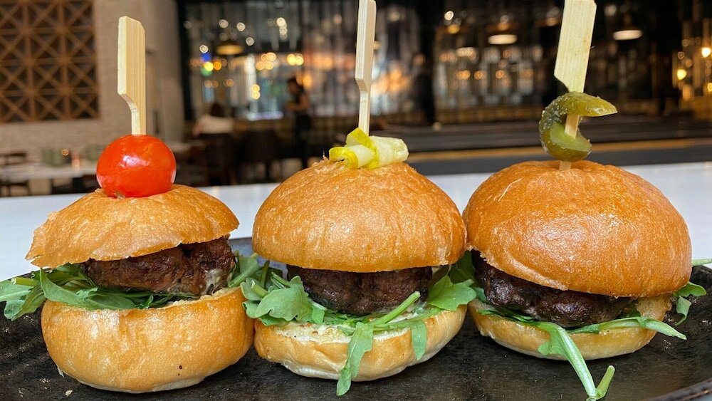 Фото Delta Edmonton Centre Suite Hotel