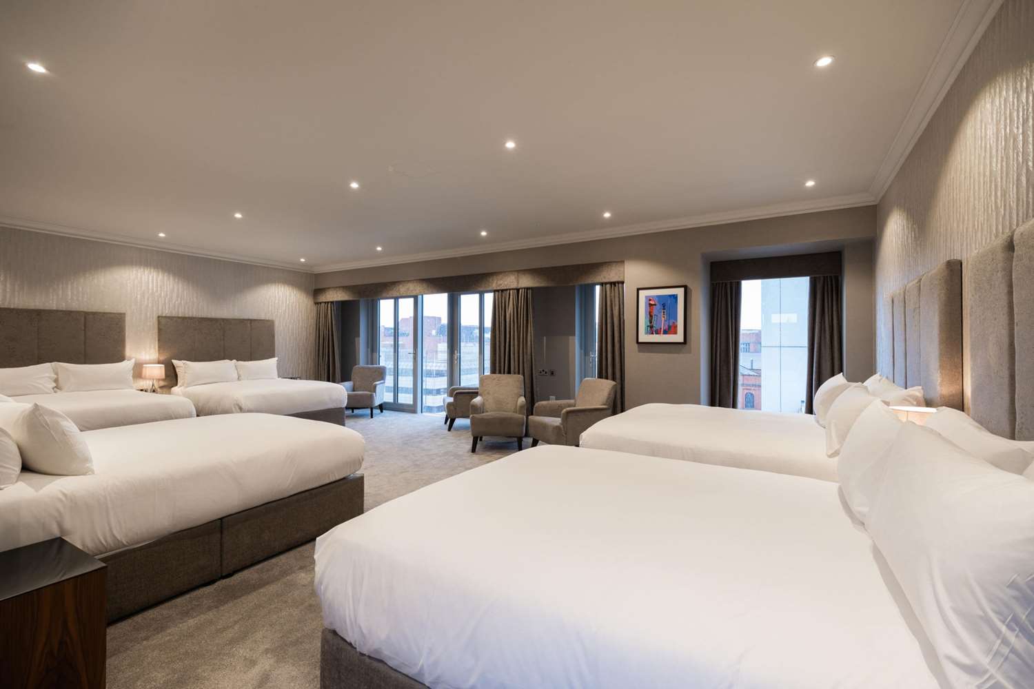 Фото Ten Square Hotel