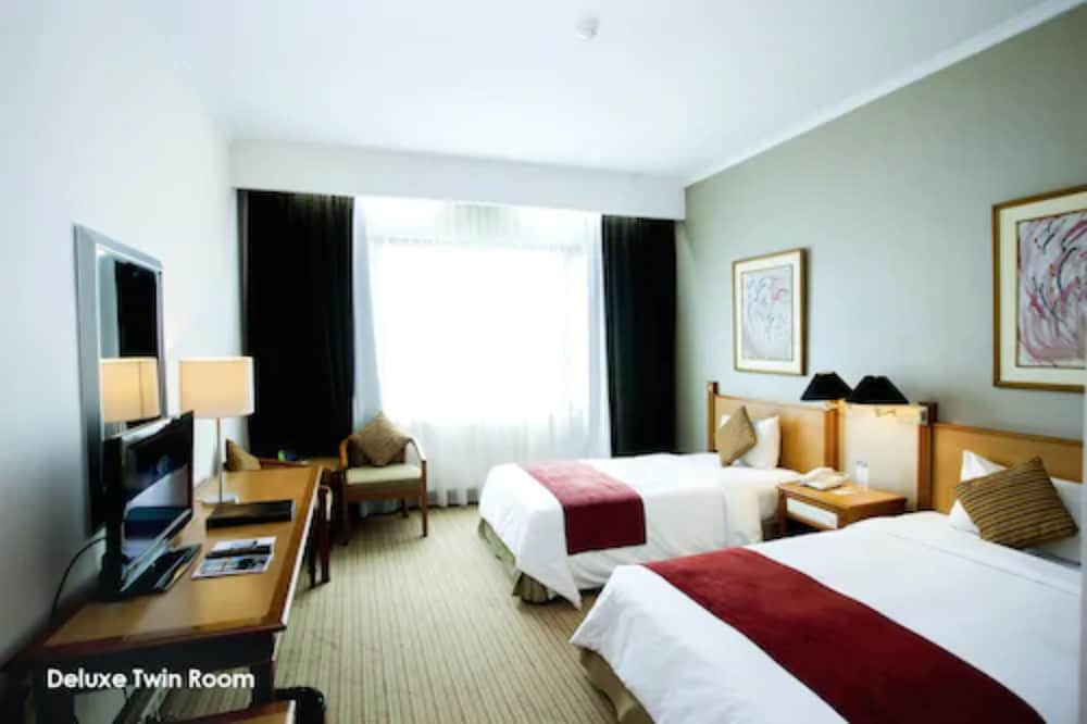 Фото Menara Peninsula Hotel Jakarta