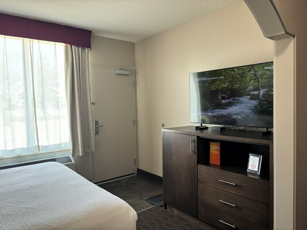 Фото Ramada by Wyndham Estevan