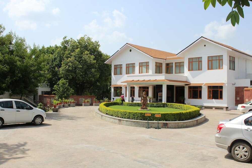 Фото Amantra Shilpi Resort & SPA