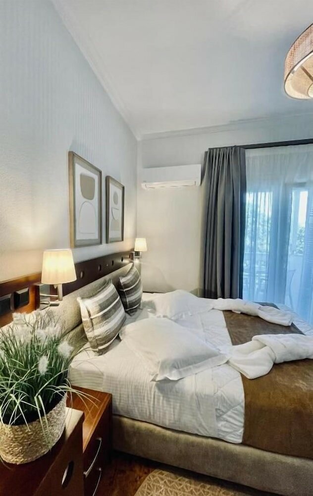 Фото Semiramis Guesthouse