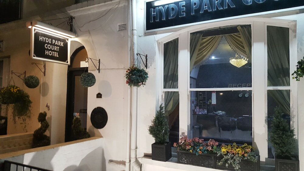 Фото Hyde Park Court Hotel