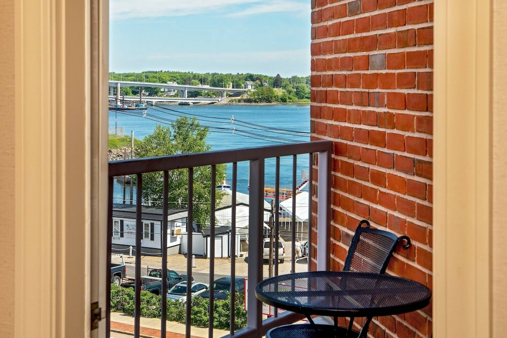 Фото Sheraton Portsmouth Harborside Hotel