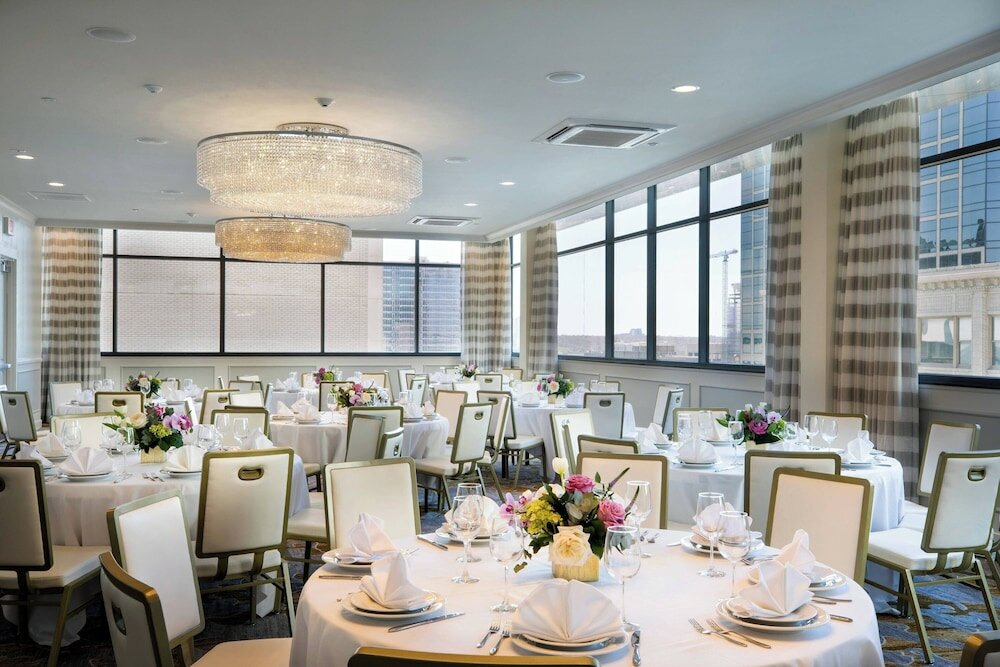 Фото Ambassador Hotel Kansas City, Autograph Collection