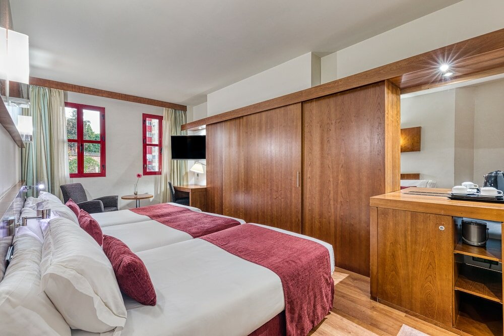 Фото Senator Huelva Hotel