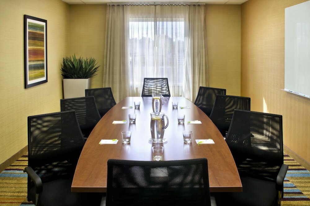 Фото Fairfield Inn & Suites Watertown Thousand Islands