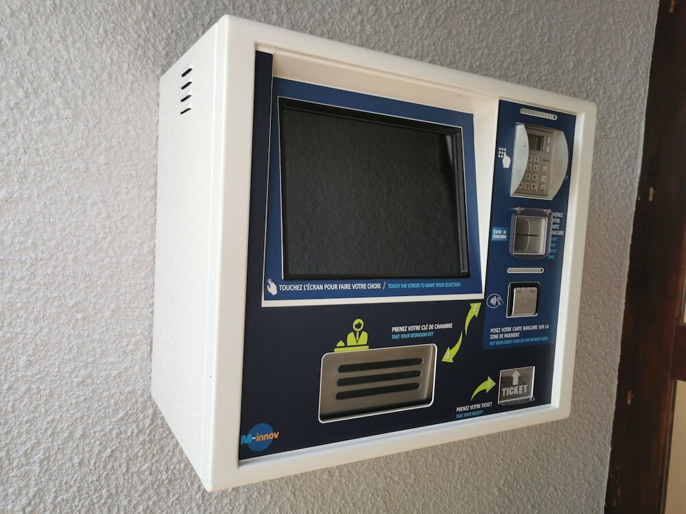 Фото Brit Hotel Confort Pau Lons