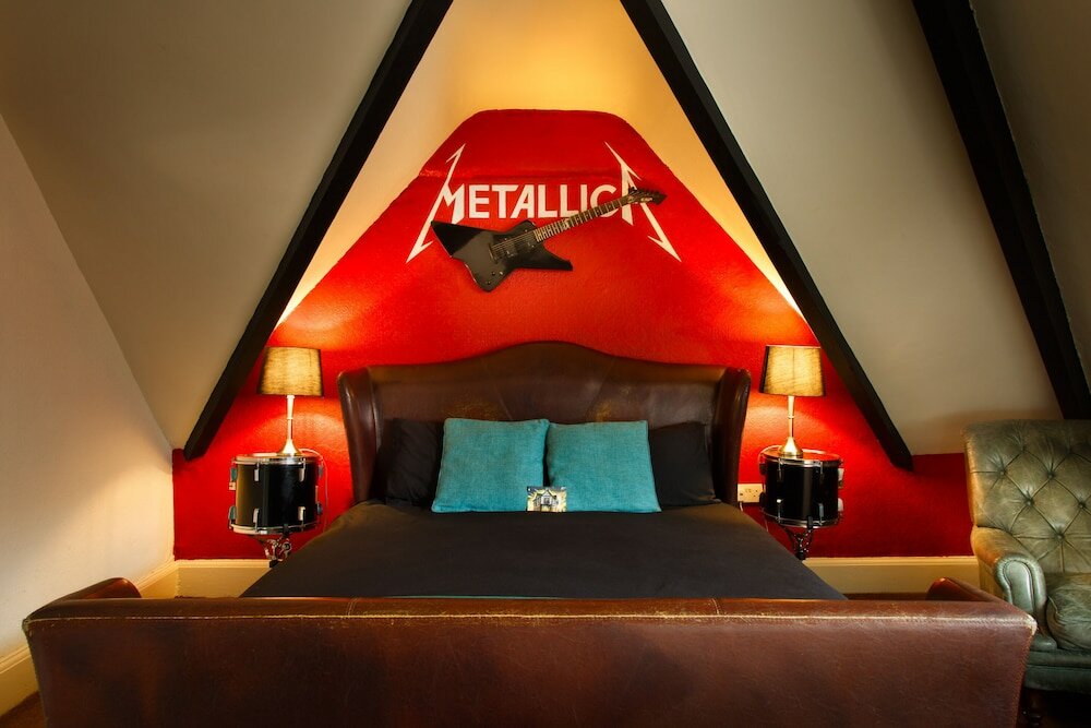 Фото The Saddle Inn