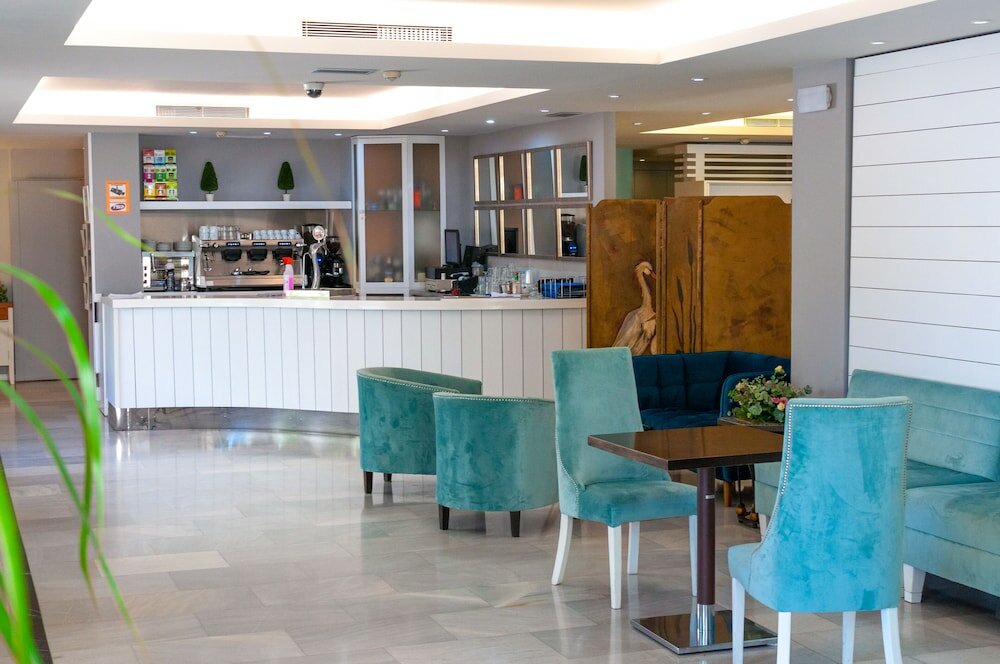 Фото Oasis Cordoba Hotel