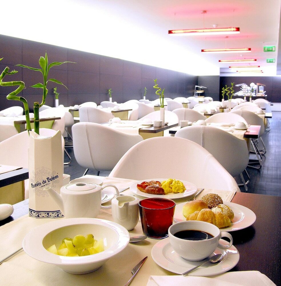 Фото Hotel Jerónimos 8