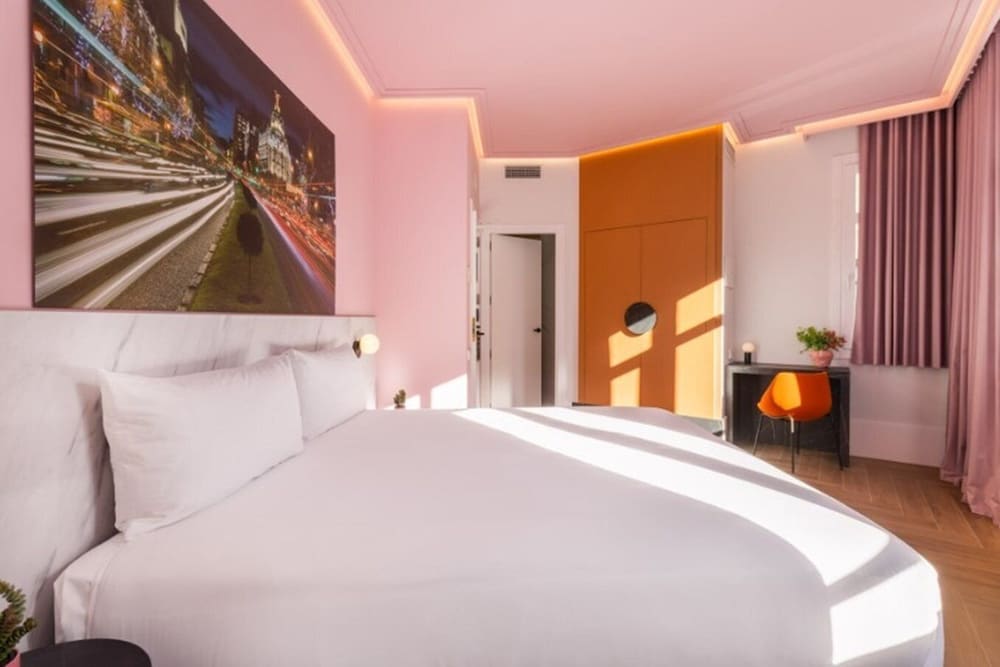 Фото Ikonik Gran VIA