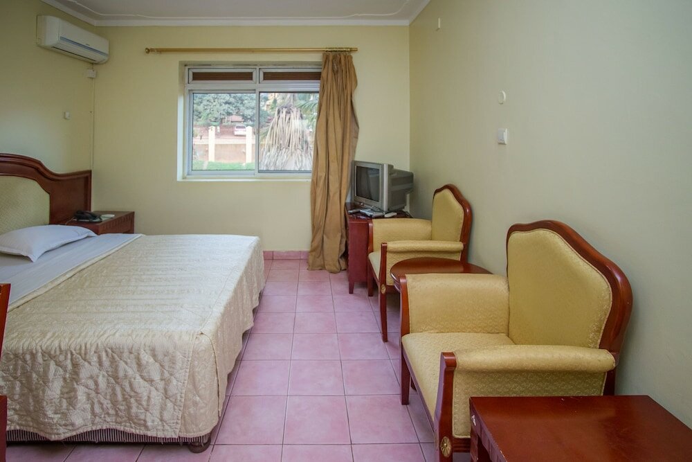 Фото Emerald Hotel