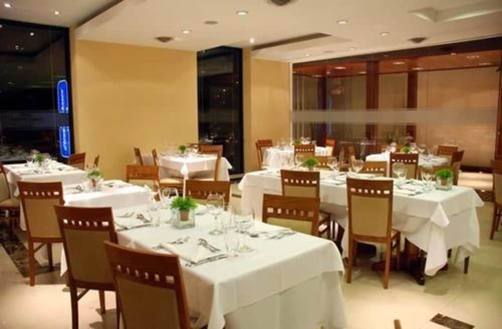 Фото Howard Johnson by Wyndham Villa Maria Casino