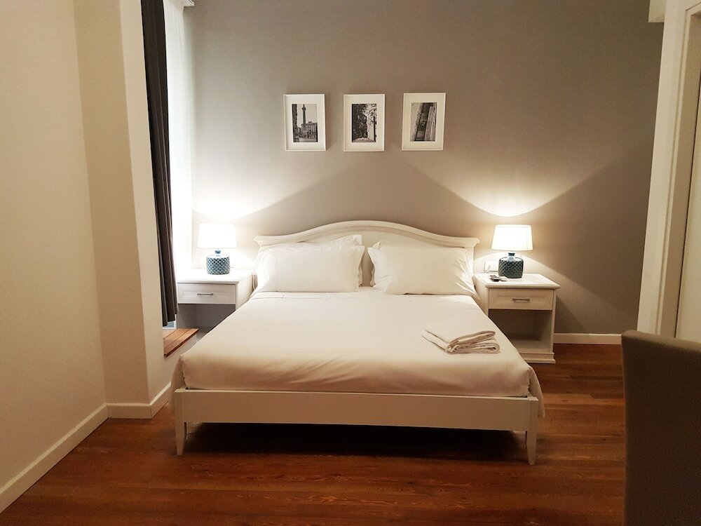 Фото More Cola di Rienzo B&b