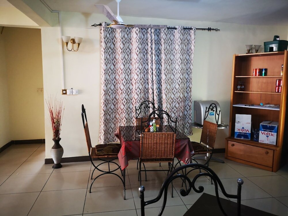 Фото The Golden Apple